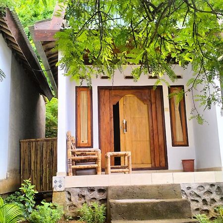 Diki Bungalows Kuta  Esterno foto