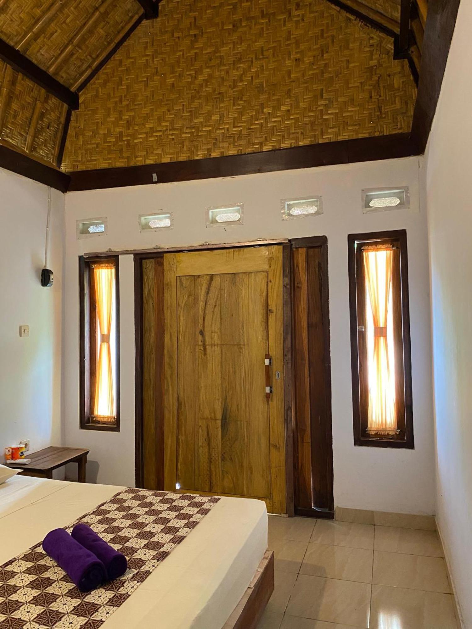 Diki Bungalows Kuta  Esterno foto